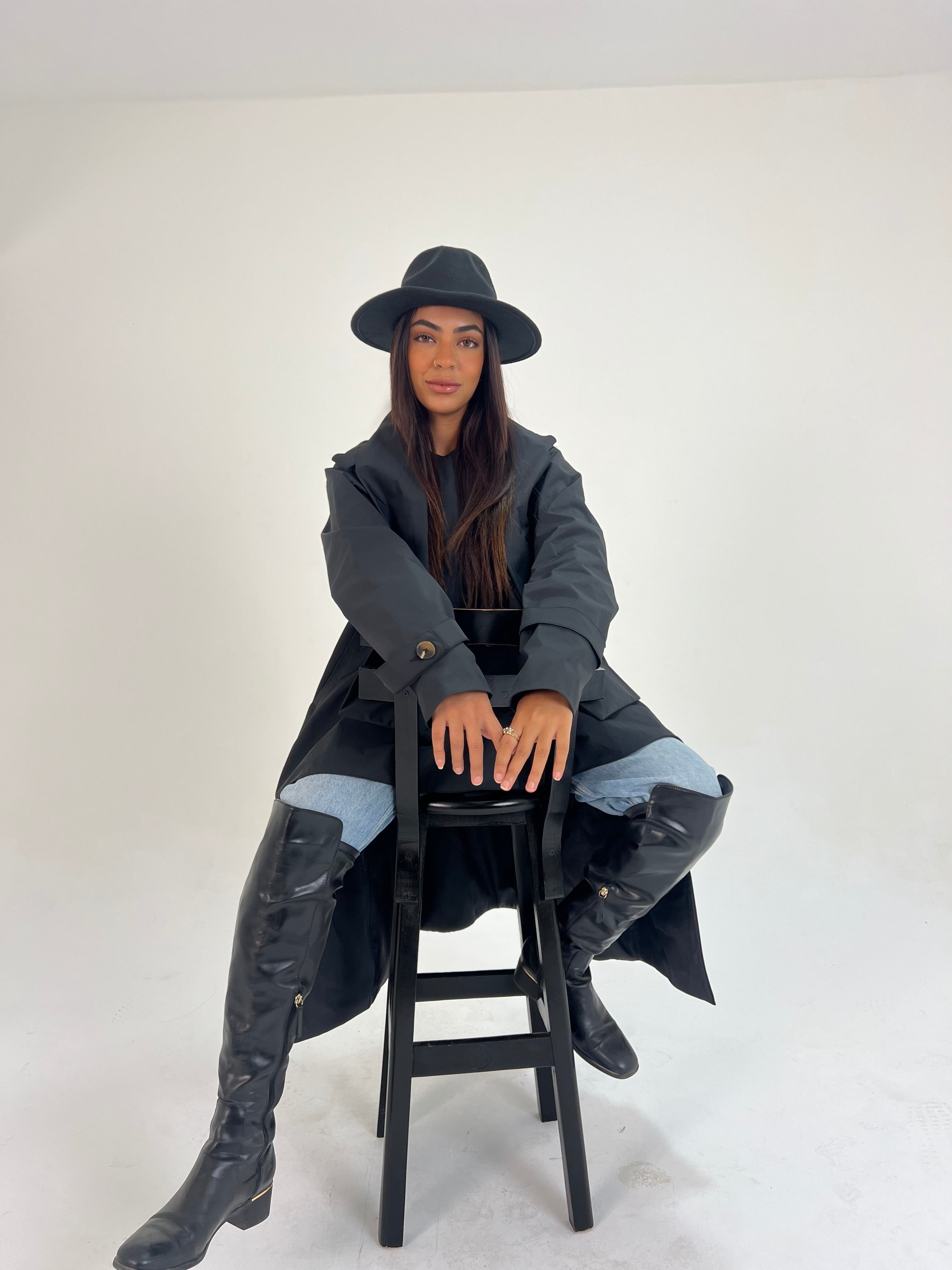 Asymmetrical trench Coat in black