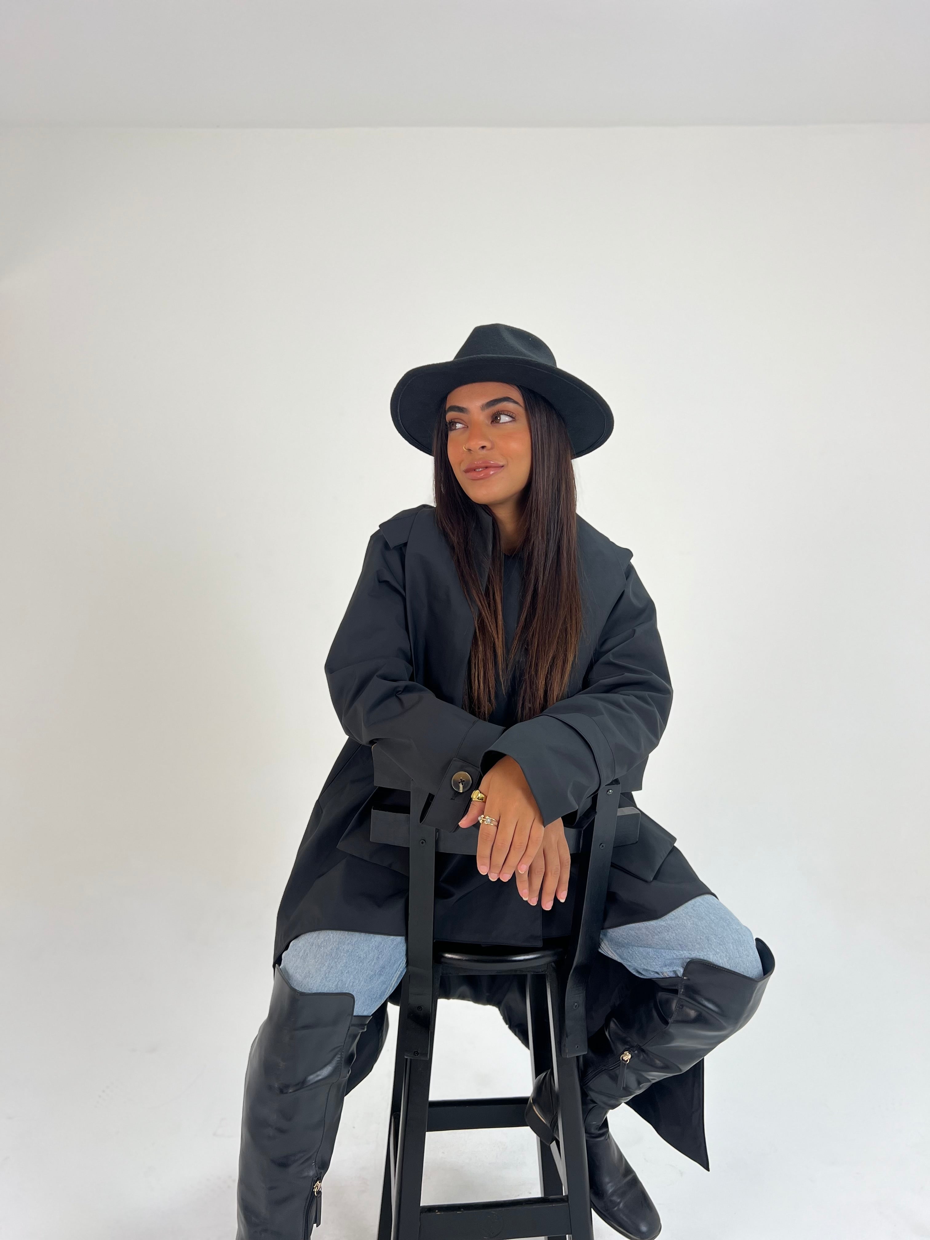 Asymmetrical trench Coat in black